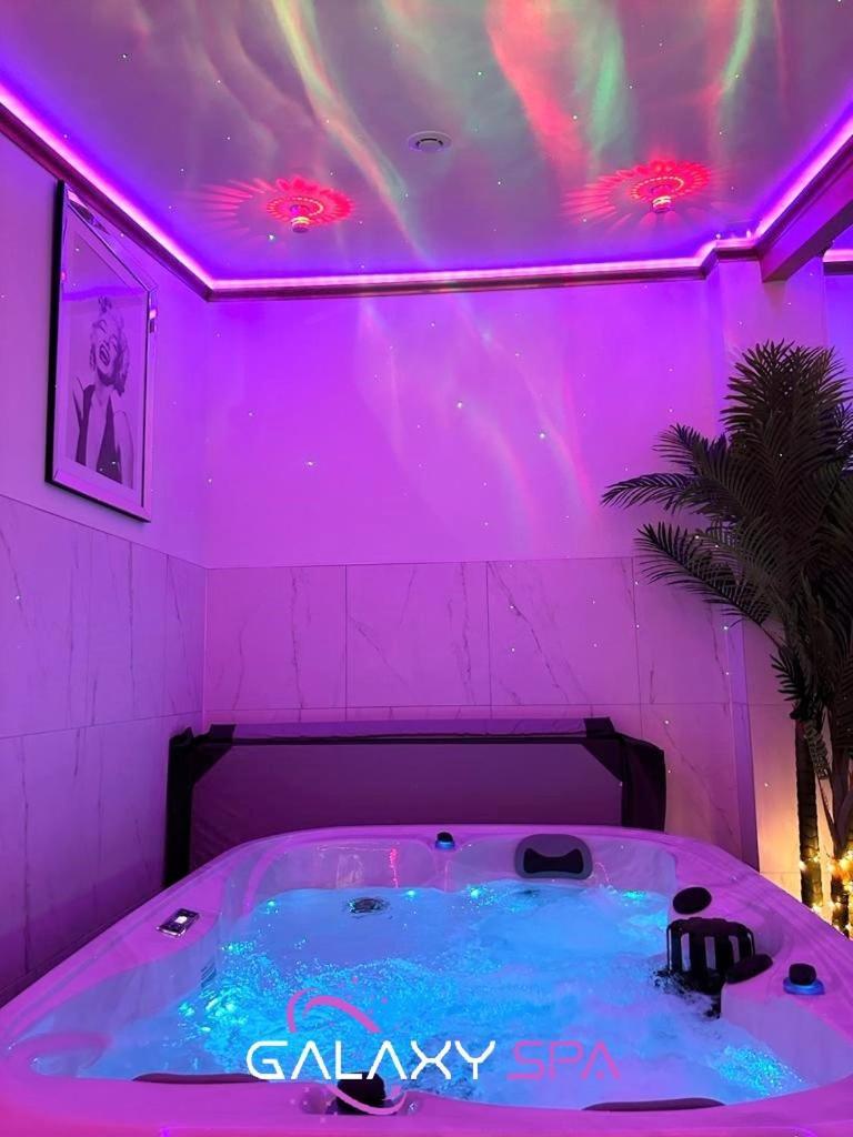 Galaxy Spa - Suite Jupiter Jacuzzi Privatif Champigneulles Εξωτερικό φωτογραφία