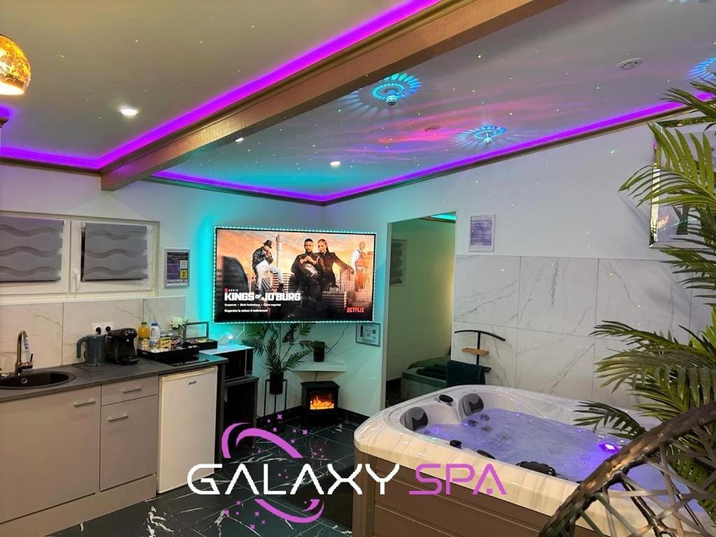 Galaxy Spa - Suite Jupiter Jacuzzi Privatif Champigneulles Εξωτερικό φωτογραφία